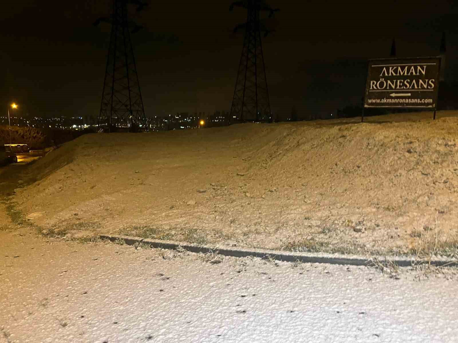 Ankara’da kar yağışı etkili oldu
