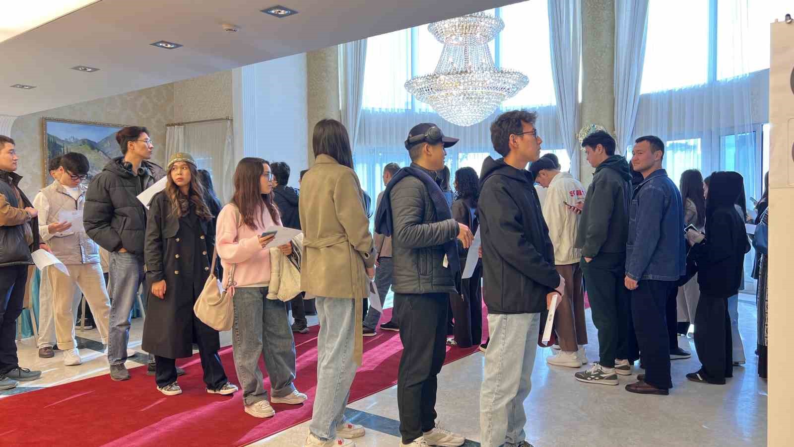 Ankara’da Kazakistan vatandaşları sandık başına gitti
