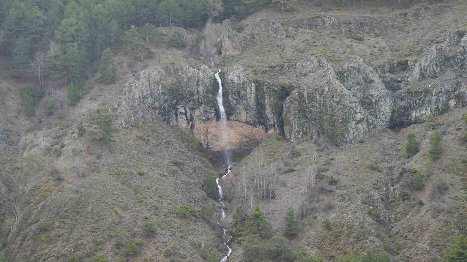Ankara’da keşfedilmeyi bekleyen doğa harikası: Kurumcu Şelalesi
