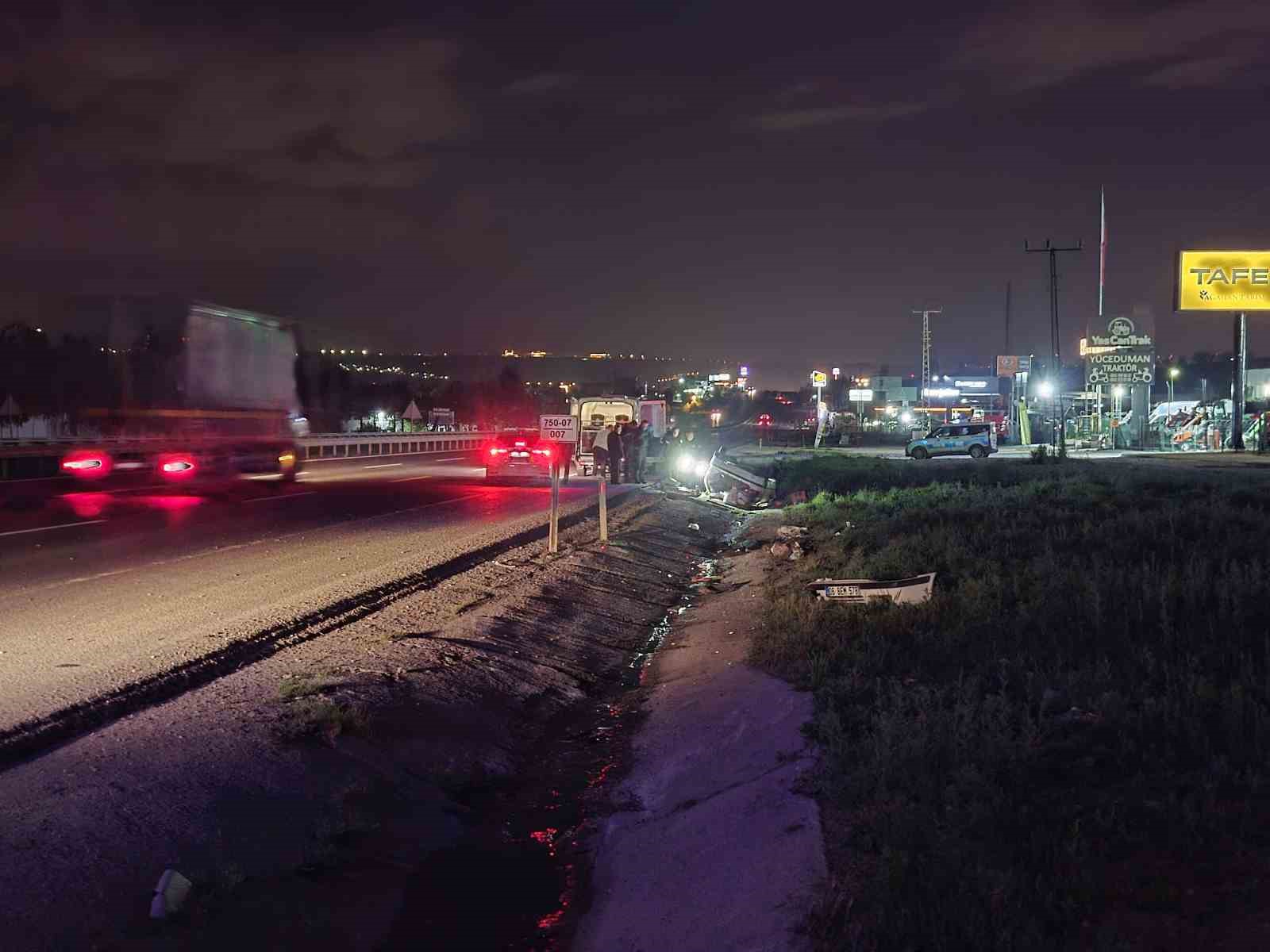 Ankara’da kontrolü kaybeden araç takla attı: 1 ölü, 2 yaralı

