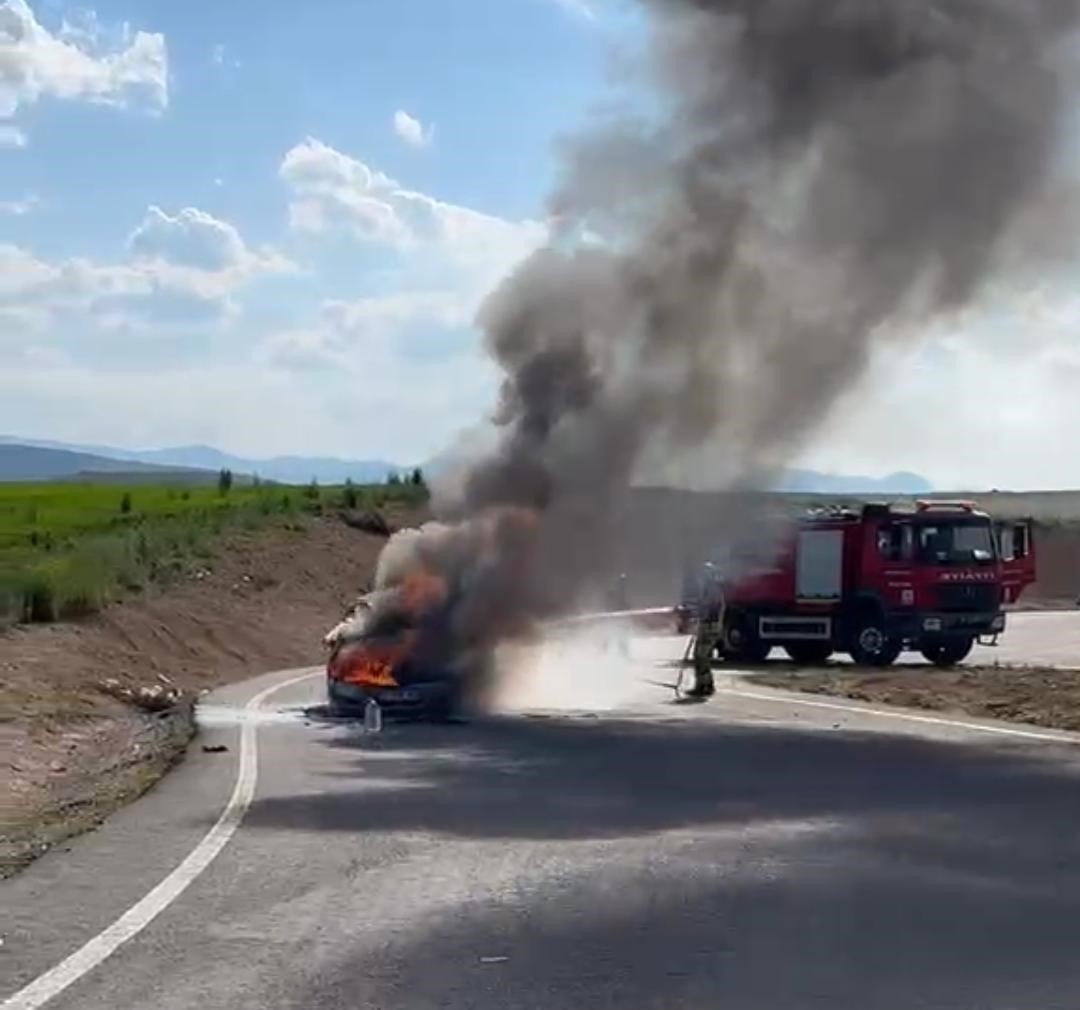 Ankara’da seyir halindeki araçta yangın çıktı
