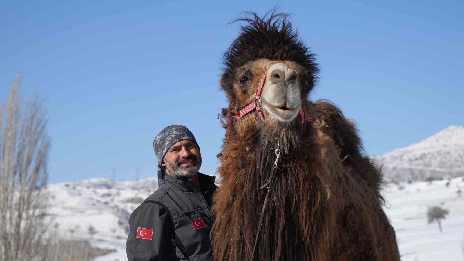 Ankara’da sıra dışı yaşam: Onlarca hayvanla ortak hayat kurdu
Ankara’da sıra dışı yaşam: Onlarca hayvanla ortak hayat kurdu