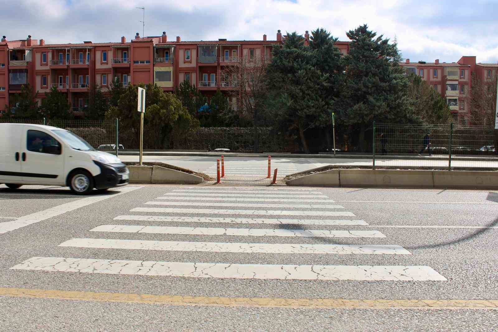 Ankara’da trafik kazasında vefat eden 14 yaşındaki kızın babası: "Makas atarak ilerleyen sürücü yaya geçidinde kızıma çarpmış, kanlar içindeydi"
