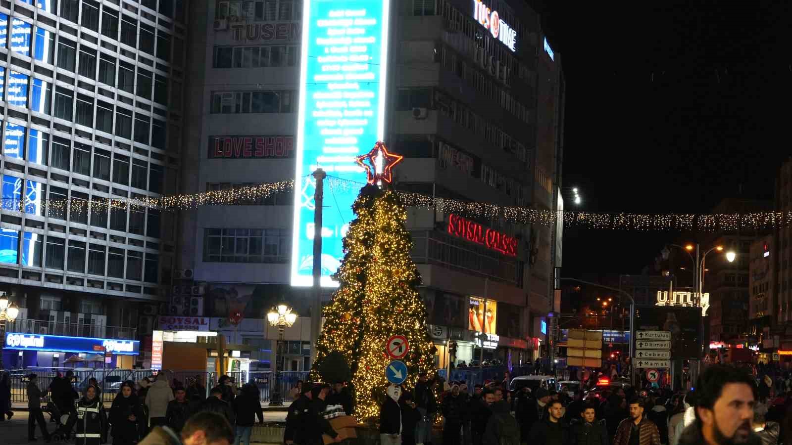 Ankara’da yeni yıl coşkuyla karşılandı
