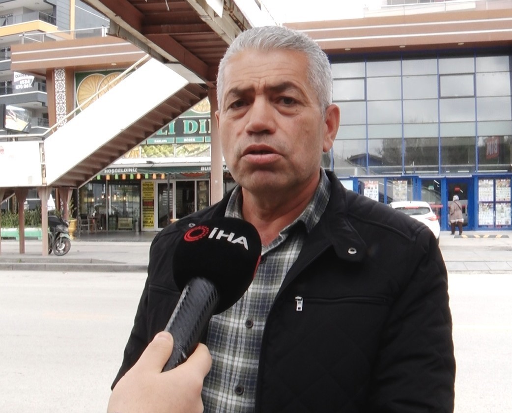 Ankara’da yolun karşısına geçmeye çalıştığı sırada otomobil çarpan çocuk ağır yaralandı
