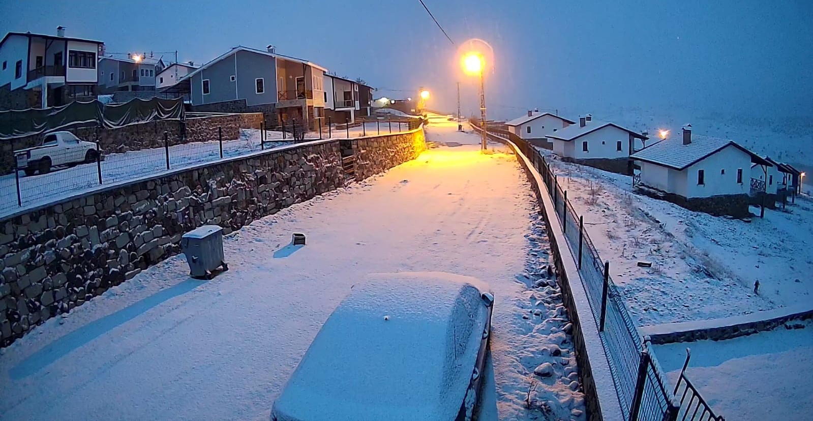 Ankara’da yüksek kesimler ve çevre ilçeler beyaza büründü
