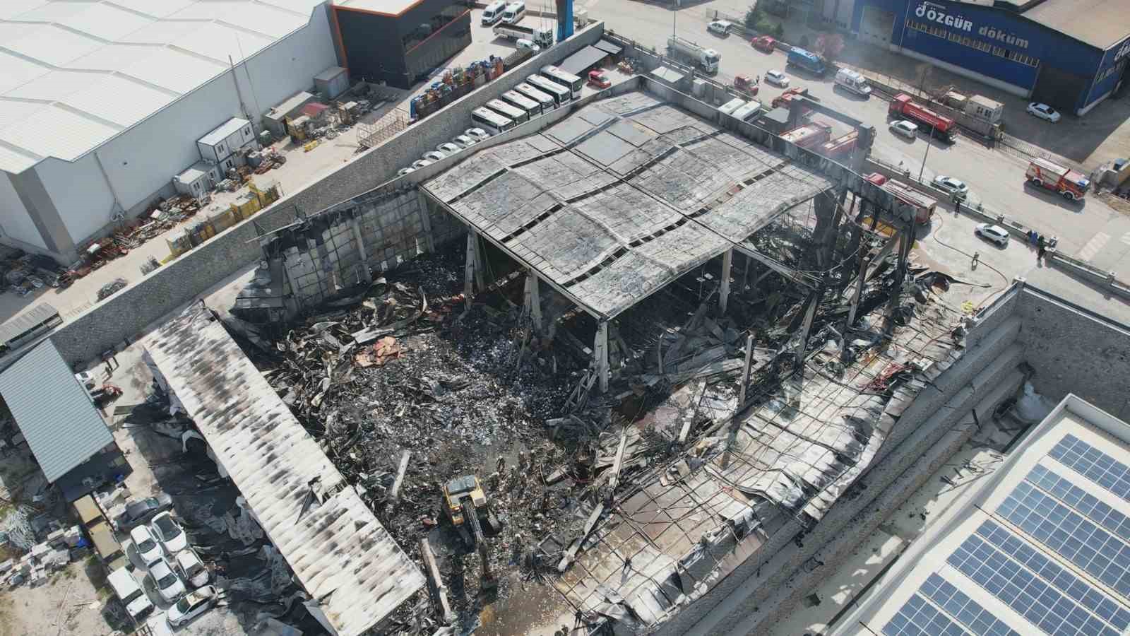 Ankara’daki fabrika yangınının neden olduğu hasar gün aydınlanınca ortaya çıktı
