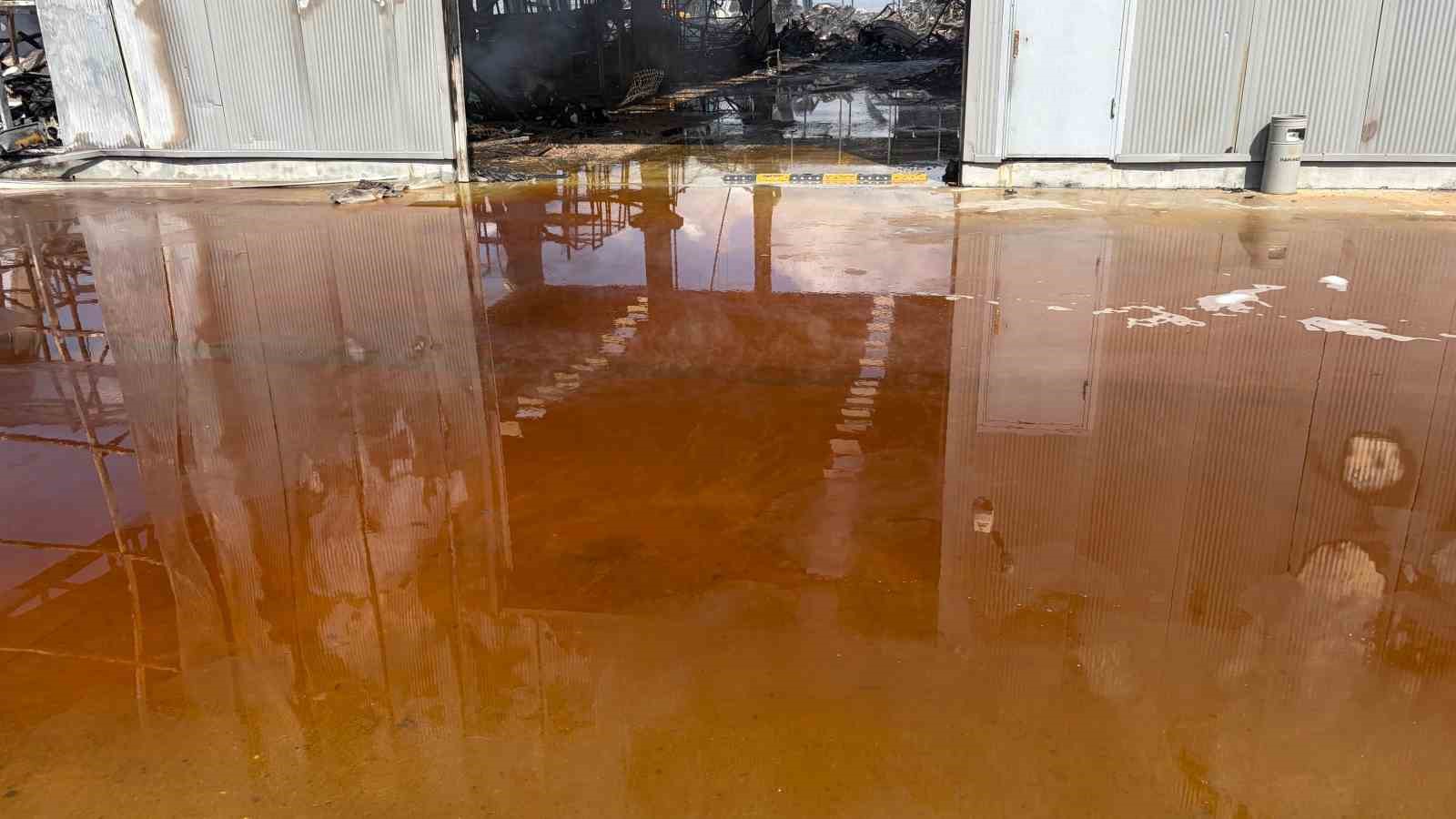 Ankara’daki fabrika yangınının neden olduğu hasar gün aydınlanınca ortaya çıktı
