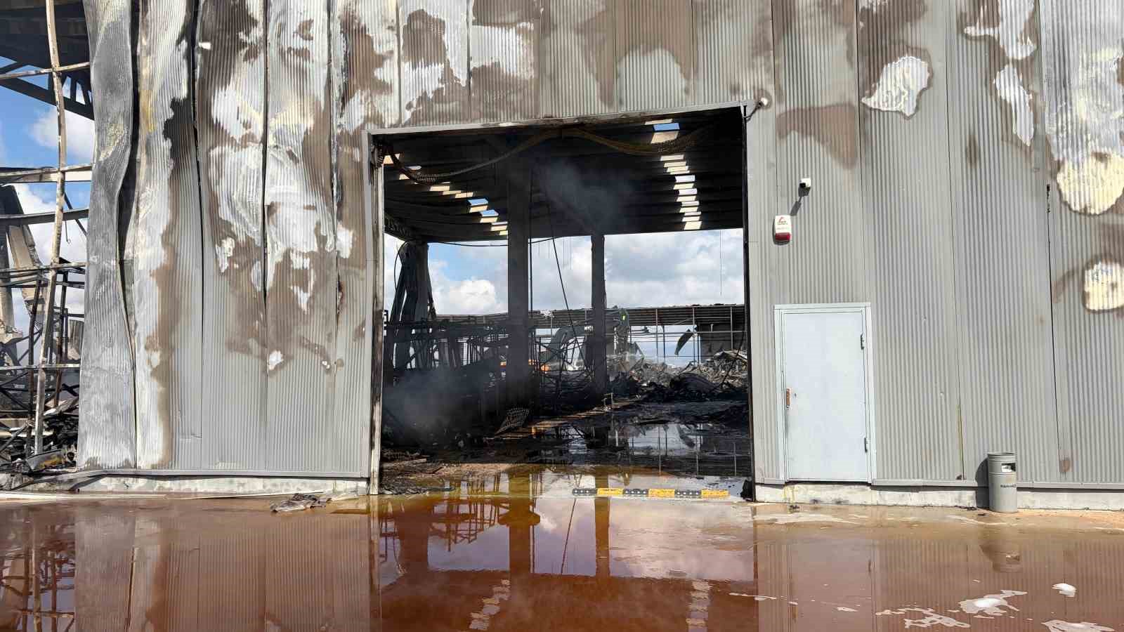 Ankara’daki fabrika yangınının neden olduğu hasar gün aydınlanınca ortaya çıktı
