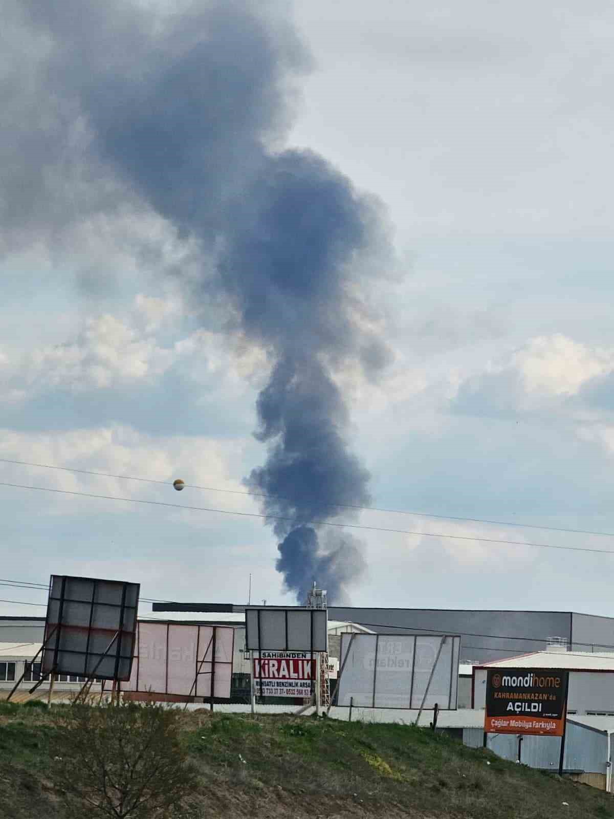 Ankara’daki mobilya deposu yangını kontrol altına alındı
