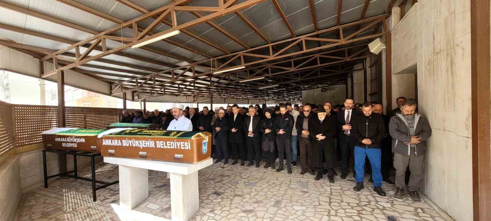 Ankara’daki otobüs kazasında hayatını kaybeden 4 kişi son yolculuğuna uğurlandı
