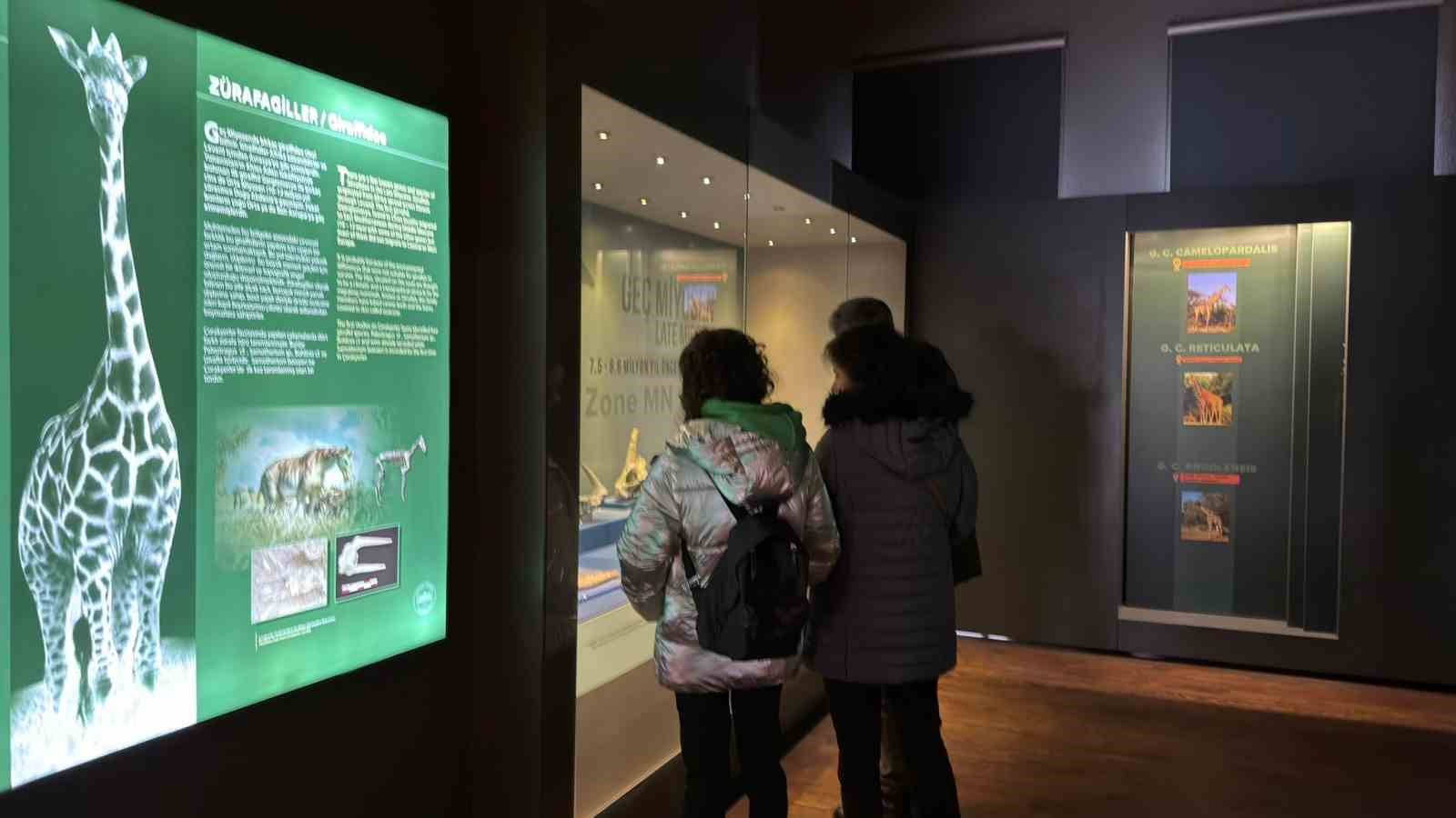 Ankara’dan gelen kafile Çankırı’nın tarihi mekanlarını gezdi
