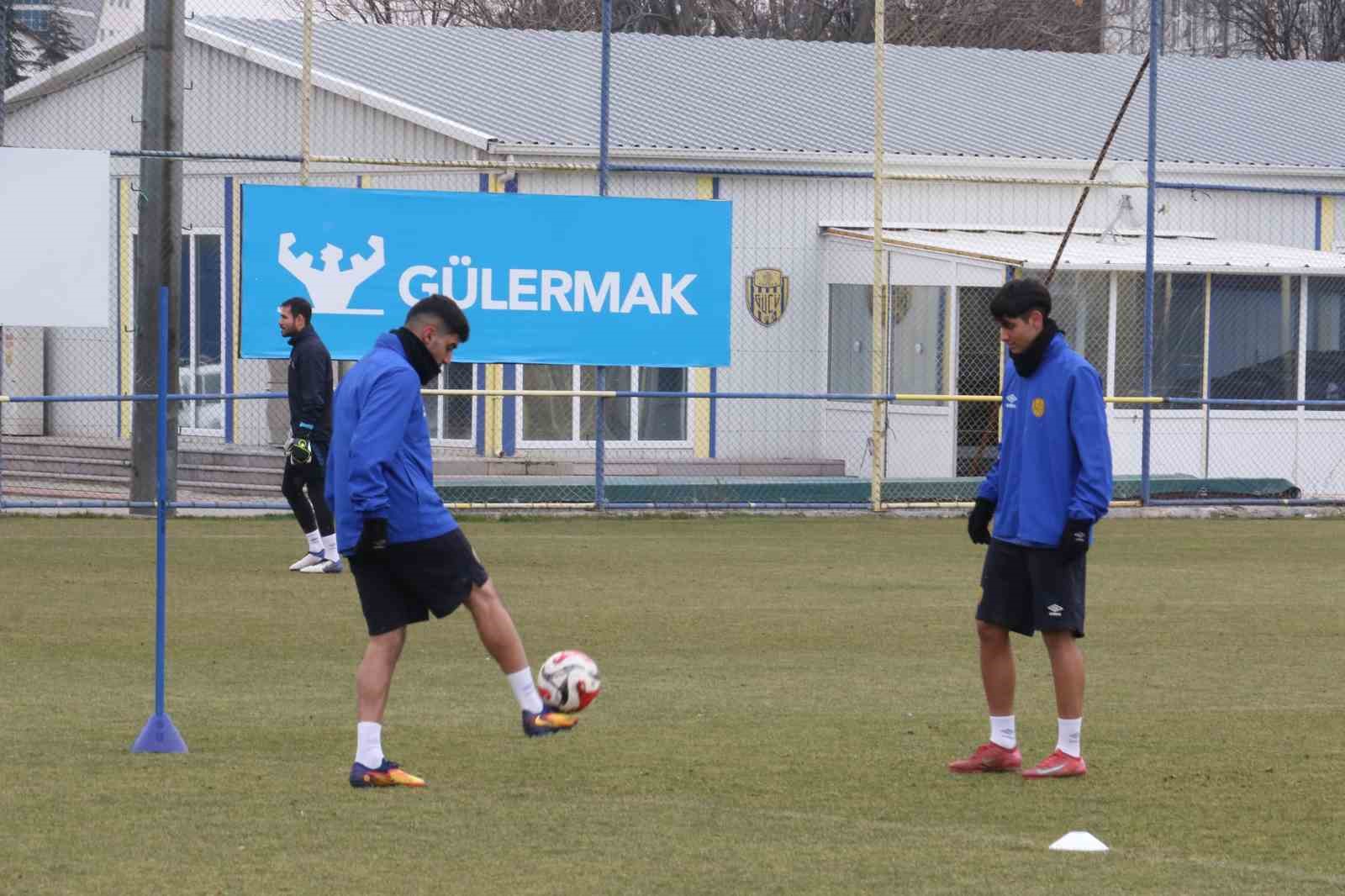 Ankaragücü, Adana 1954 maçının hazırlıklarını sürdürüyor
