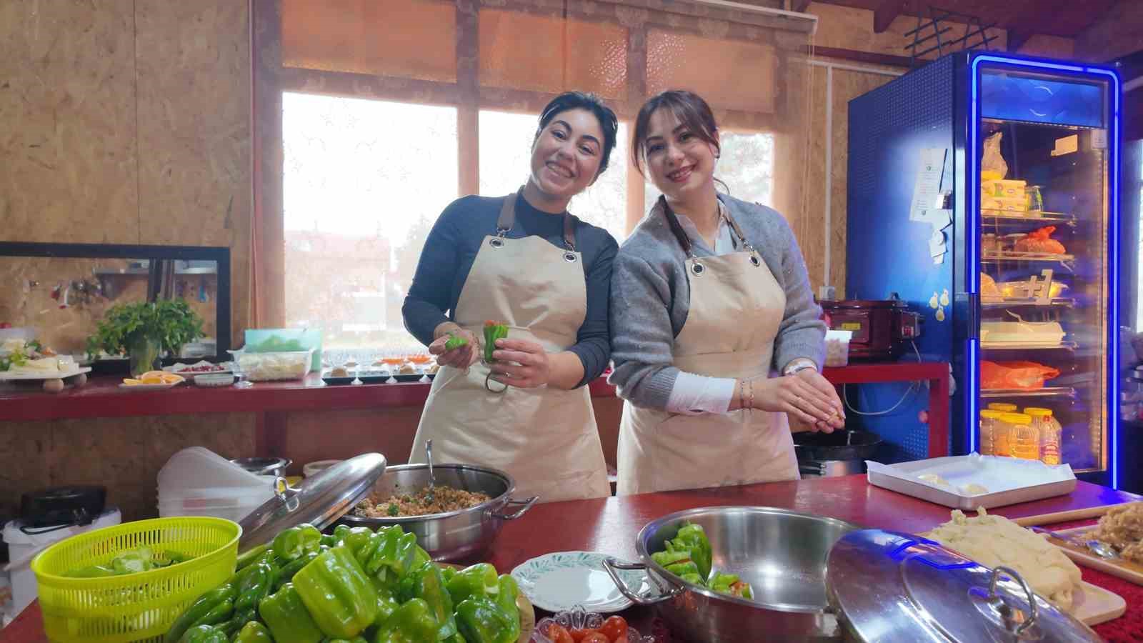 Ankaralı iki kardeş azmetti, hayallerini kır bahçesine dönüştürdü
