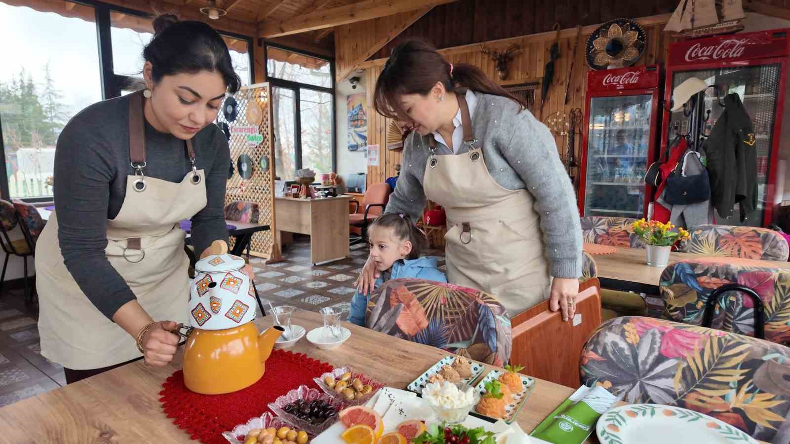 Ankaralı iki kardeş azmetti, hayallerini kır bahçesine dönüştürdü
