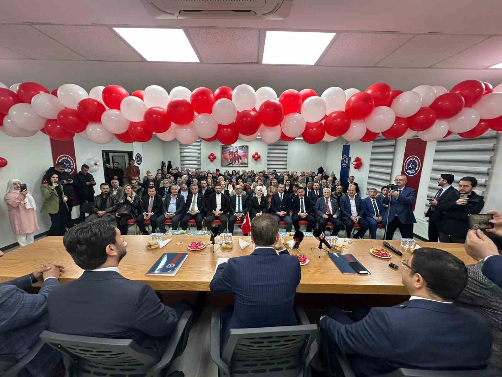 Ankaralılar geleneksel bayramlaşma buluşmasında bir araya geldi
