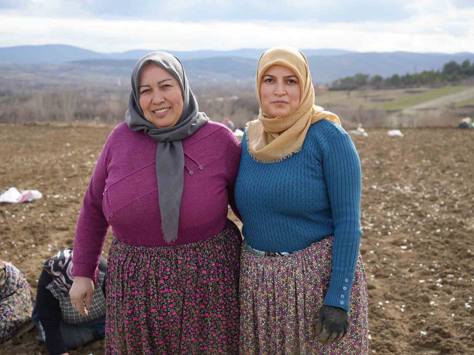 Annenin fedakarlık dolu yolculuğu: Çocukları için megakenti bırakıp toprağa sarıldı
