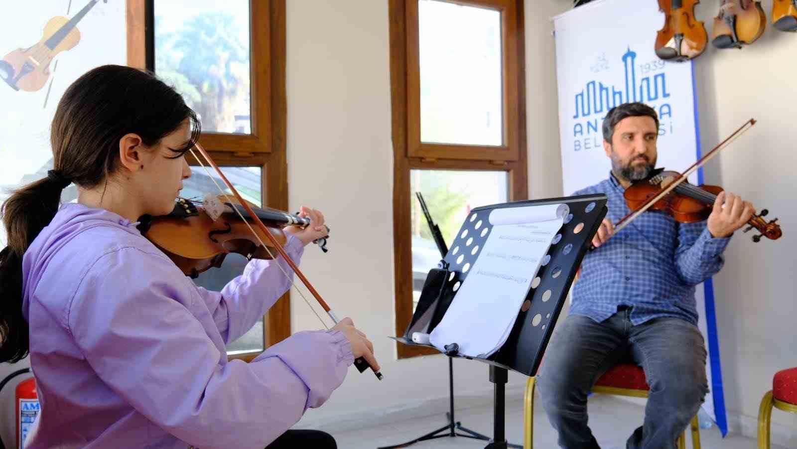 Antakya Belediyesi’nden ücretsiz keman kursu
