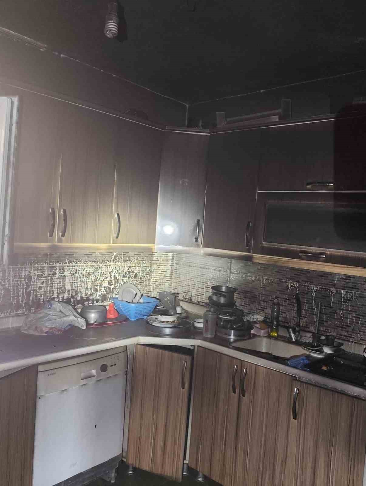 Antakya’da ev yangını
