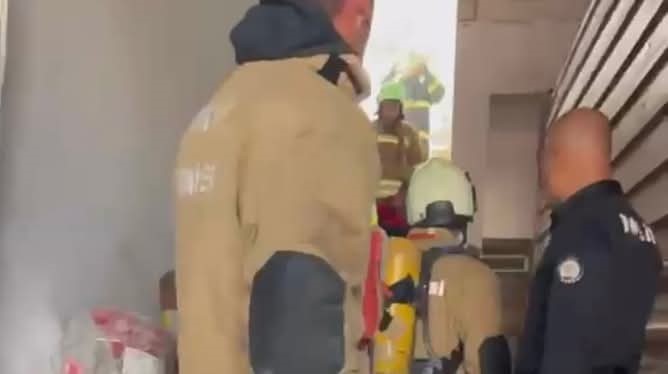 Antakya’da iş yeri alevlere teslim oldu
