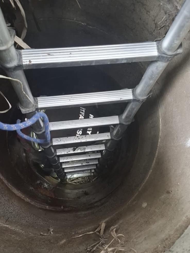 Antakya’da kuyuya düşen köpeği itfaiye kurtardı
