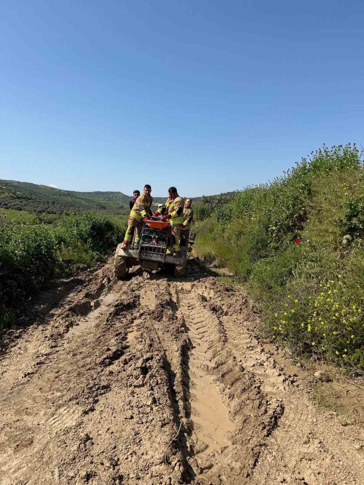 Antakya’da traktörün altında kalan kadın yaralandı
