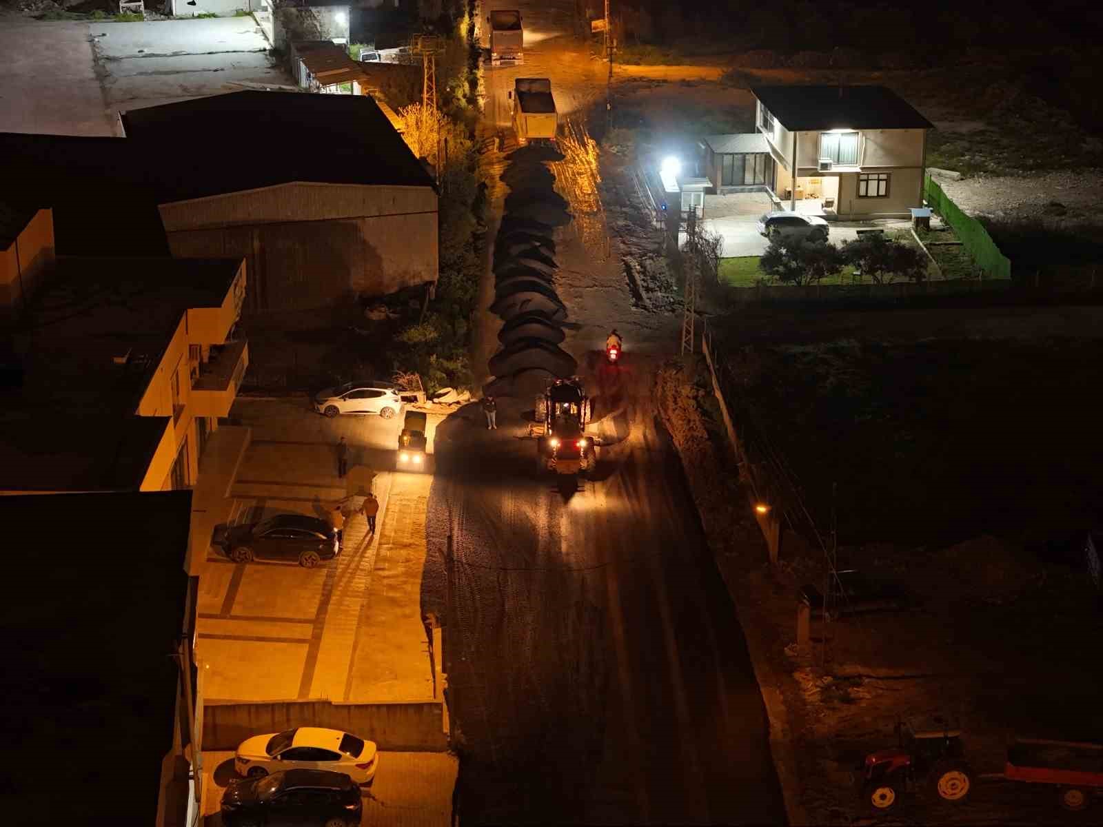 Antakya’da yol bakım ve onarım çalışmaları sürüyor

