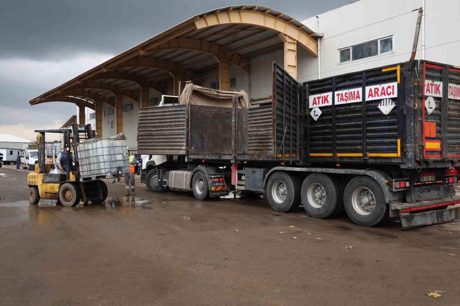 Antalya Büyükşehir ayrıştırılabilir kurumsal atıkları geri dönüşüme kazandırıyor
