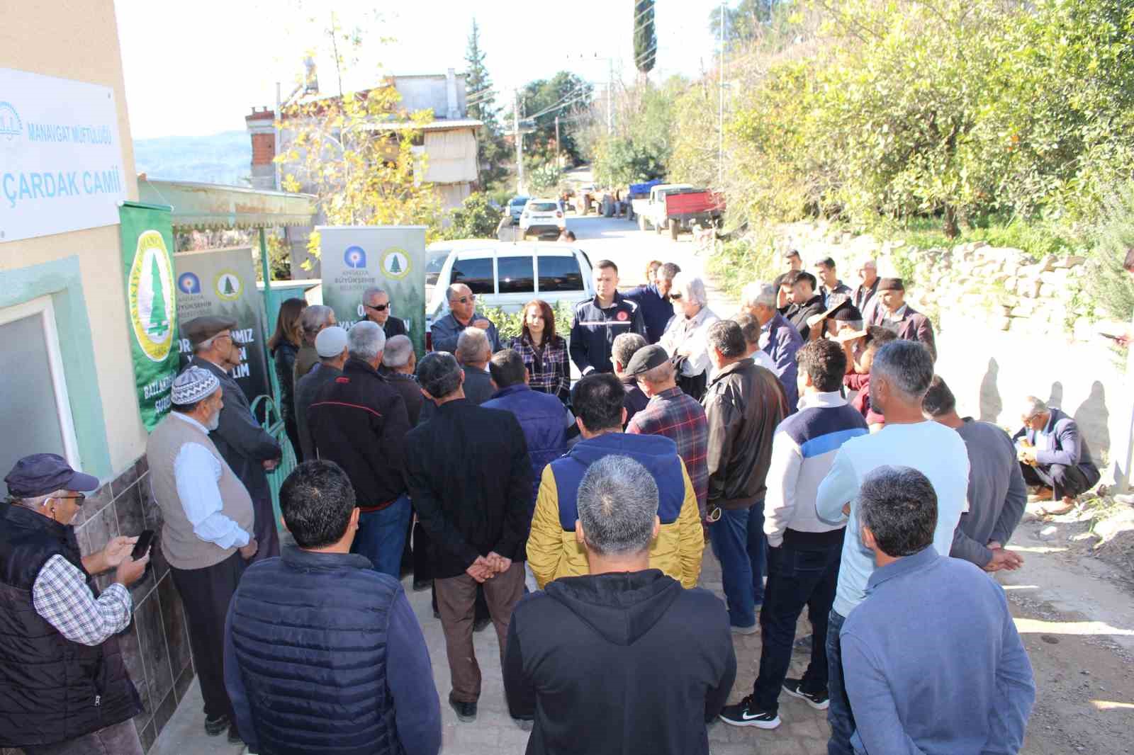 Antalya Büyükşehir Belediyesi orman yangınlarıyla mücadelesini sürdürüyor
Antalya Büyükşehir Belediyesi orman yangınlarıyla mücadelesini sürdürüyor