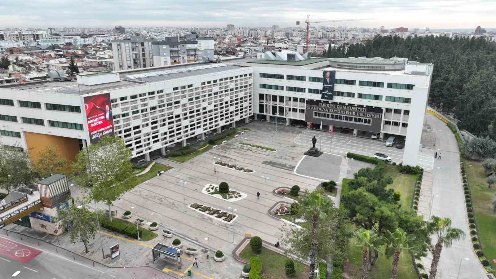 Antalya Büyükşehir Belediyesi yeni yıl mesaisine hazır
