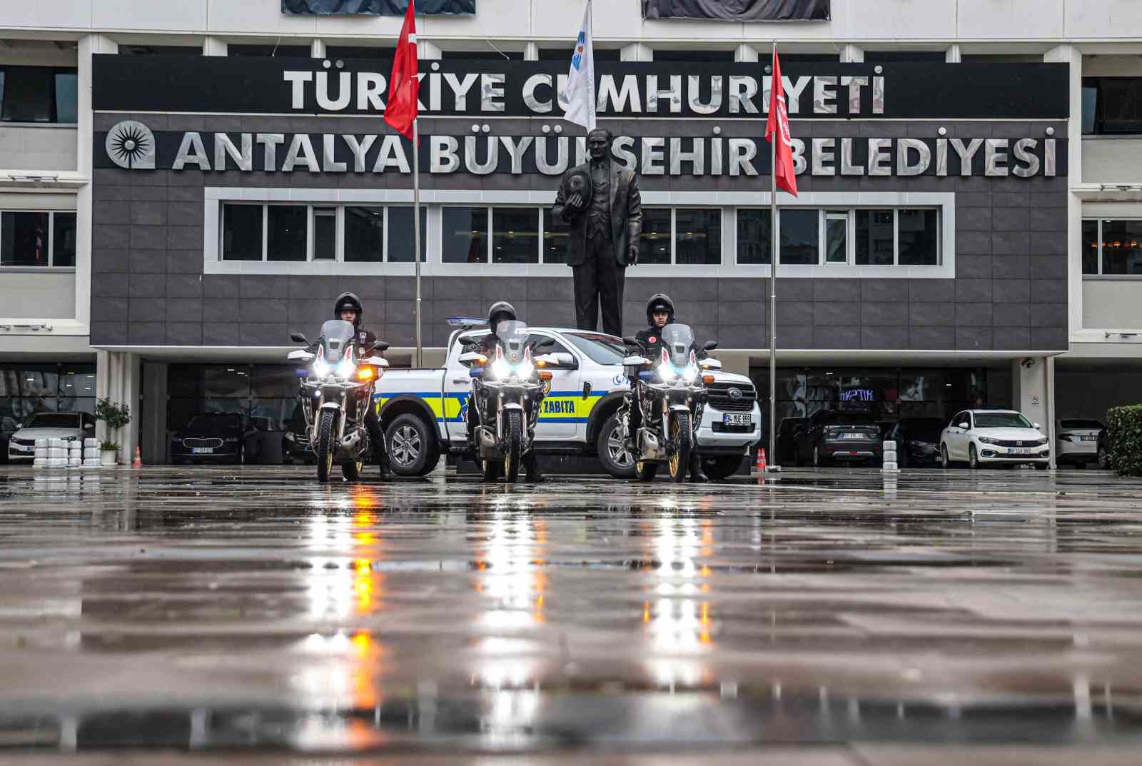 Antalya Büyükşehir’den motorize zabıta ekipleriyle daha etkin denetim
