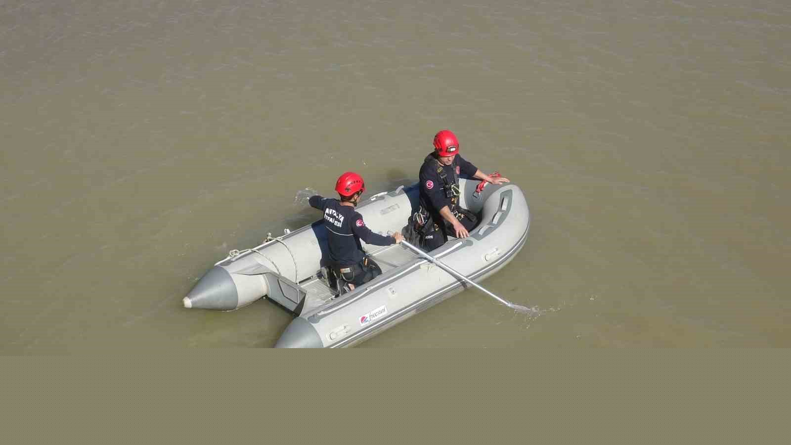 Antalya itfaiyesinden film gibi martı kurtarma operasyonu
