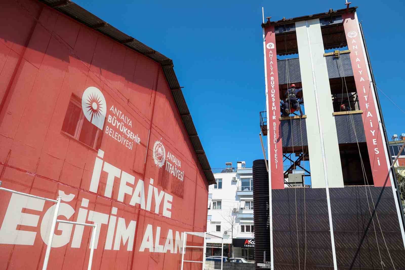 Antalya itfaiyesinin taze kanları göreve hazır
