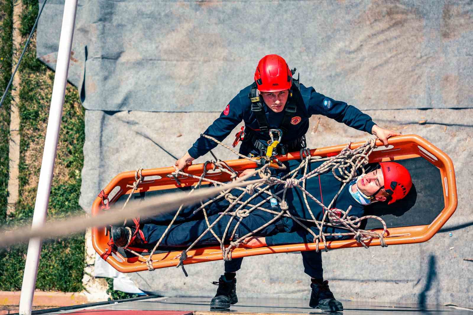 Antalya itfaiyesinin taze kanları göreve hazır
