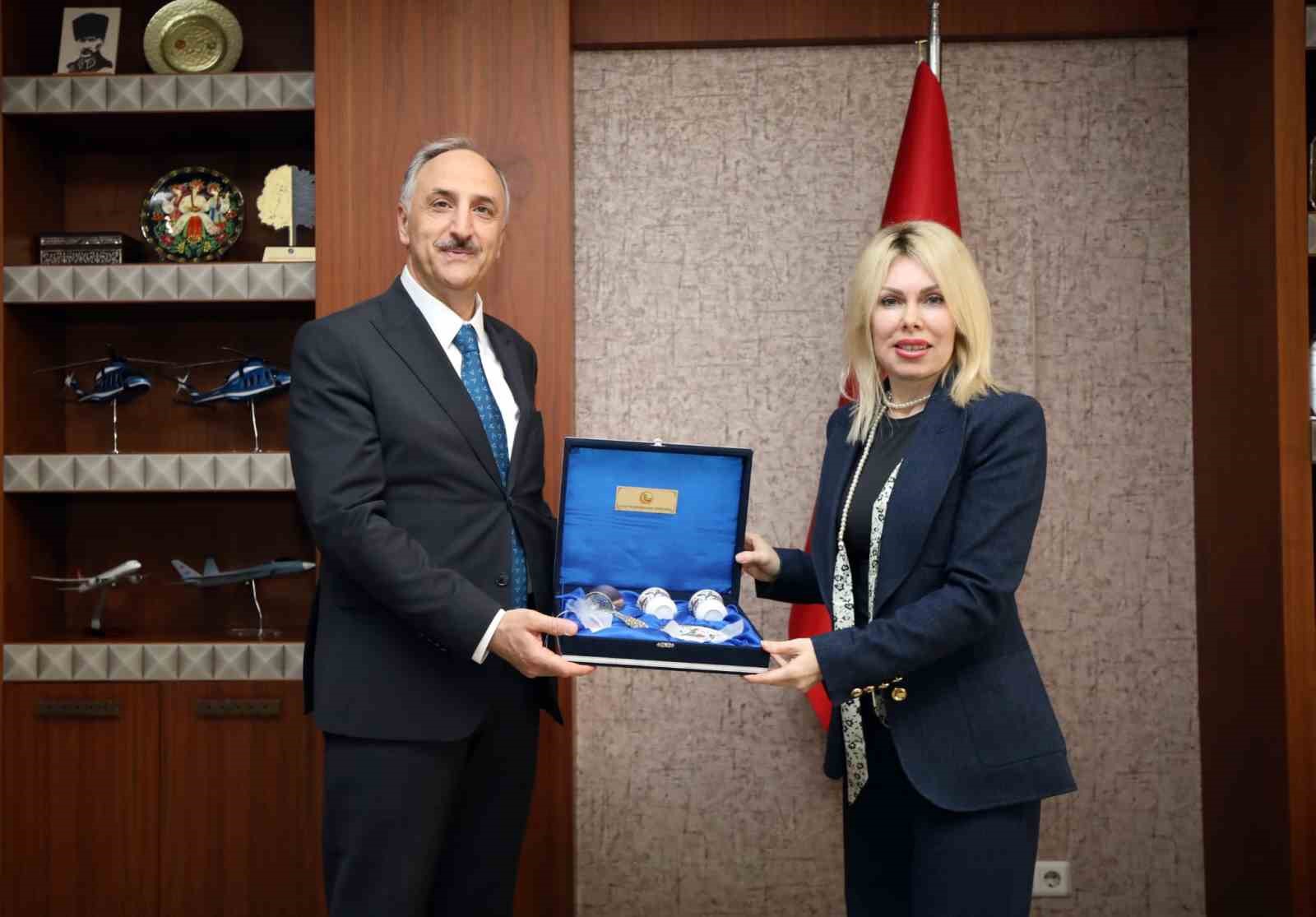 Antalya Teknokent COP 31 sürecinde iş birliğini güçlendiriyor
Antalya Teknokent COP 31 sürecinde iş birliğini güçlendiriyor