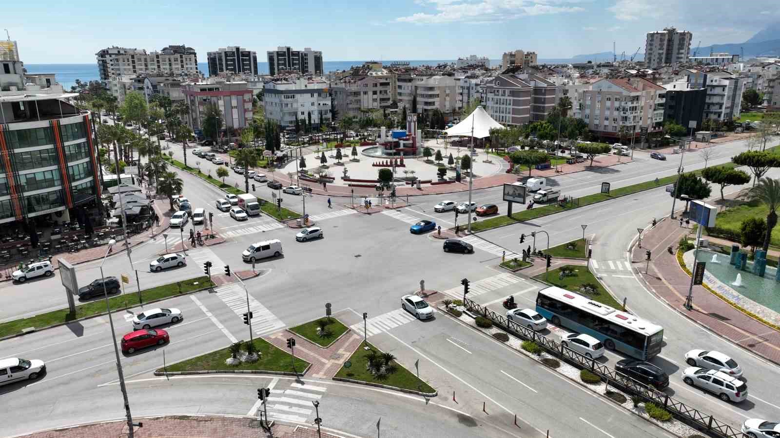 Antalya trafiği 7/24 takip altında
Antalya trafiği 7/24 takip altında
