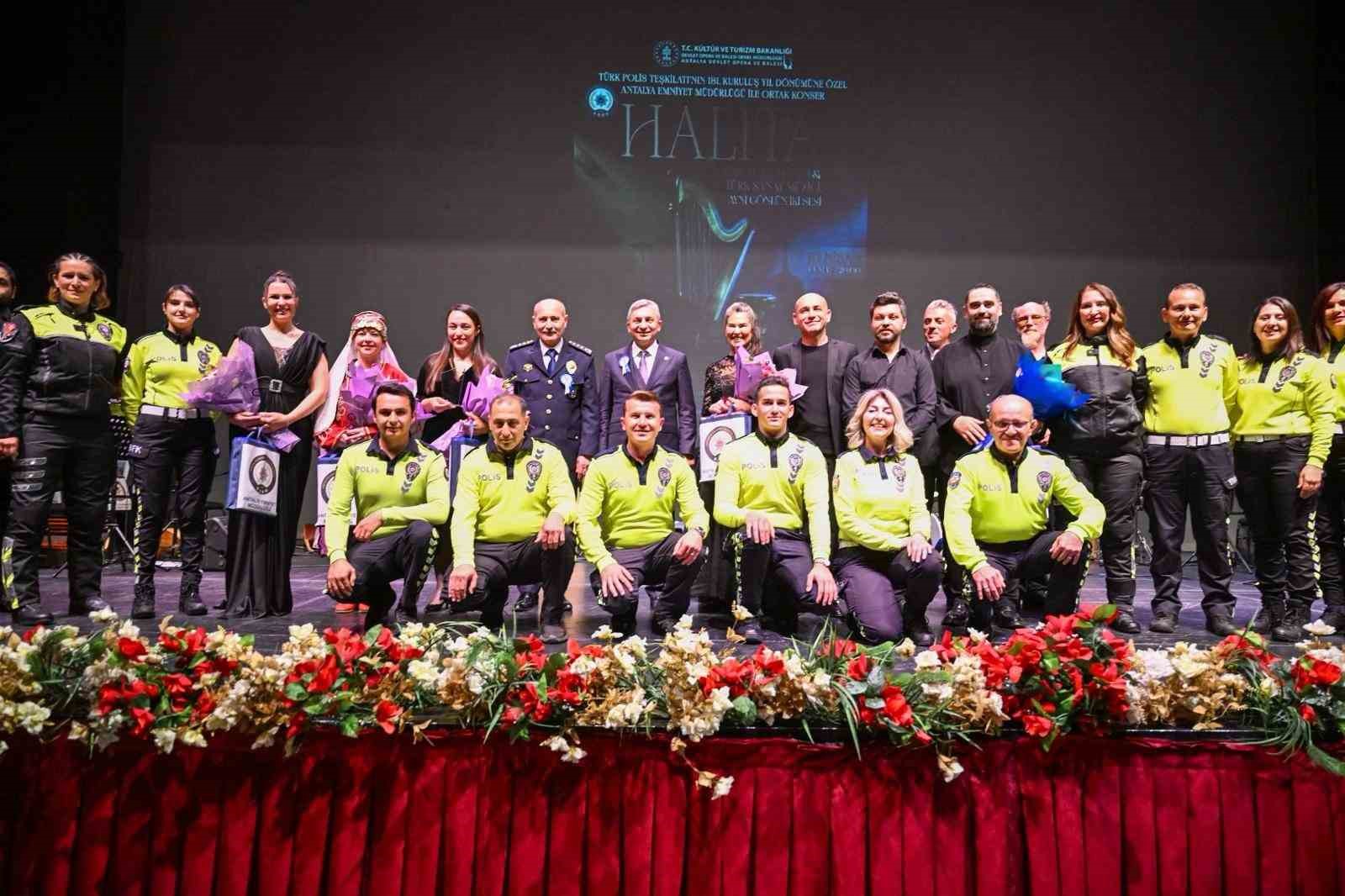 Antalya Valisi Hulusi Şahin: "Polis teşkilatımız istikbale olan güvenimizdir"
