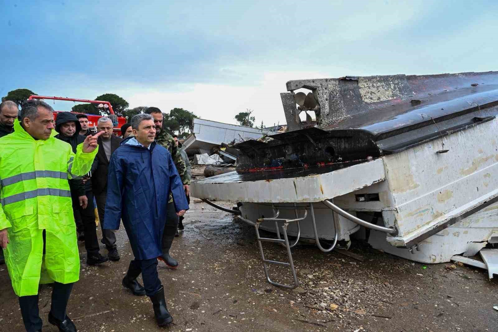 Antalya Valisi Şahin: "Seralar ciddi hasar gördü, bir kişi yaralandı"
