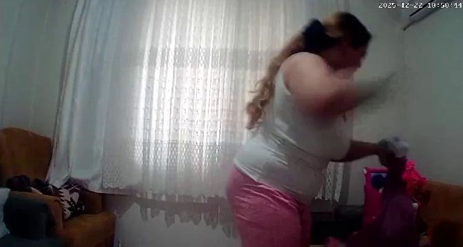 Antalya’da 1 yaşındaki bebeğe annenin uyguladağı şiddet güvenlik kamerasıyla ortaya çıktı
