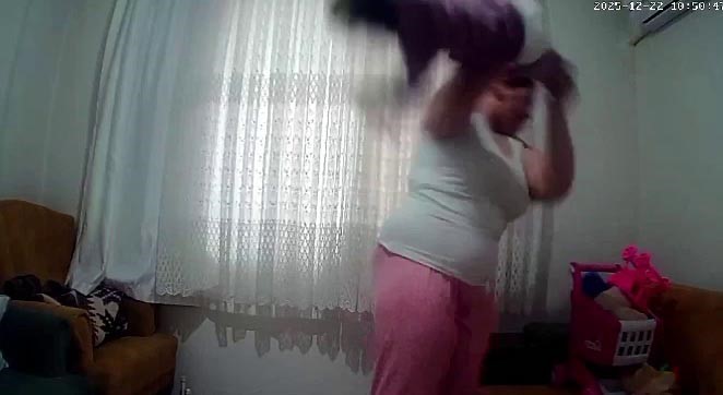 Antalya’da 1 yaşındaki bebeğe annenin uyguladağı şiddet güvenlik kamerasıyla ortaya çıktı
