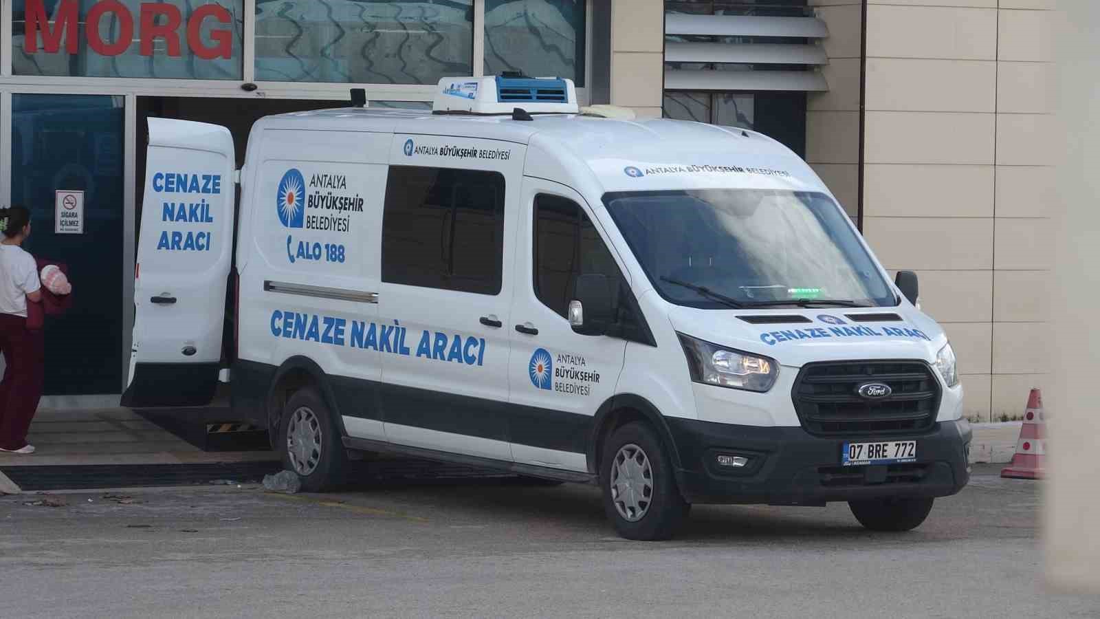 Antalya’da 20 yerinden bıçaklanarak öldürülen gencin cenazesi teslim alındı, cinayet zanlısı tutuklandı
