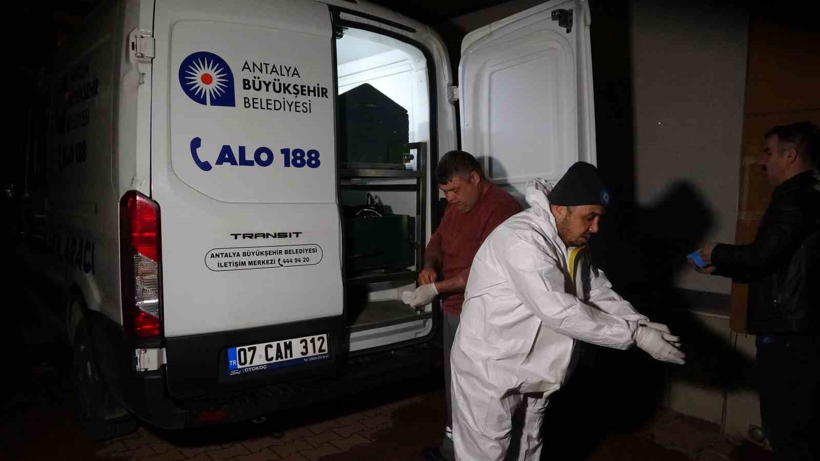 Antalya’da 20 yerinden bıçaklayarak öldürdüğü gencin telefonunu foseptik çukuruna atmış
