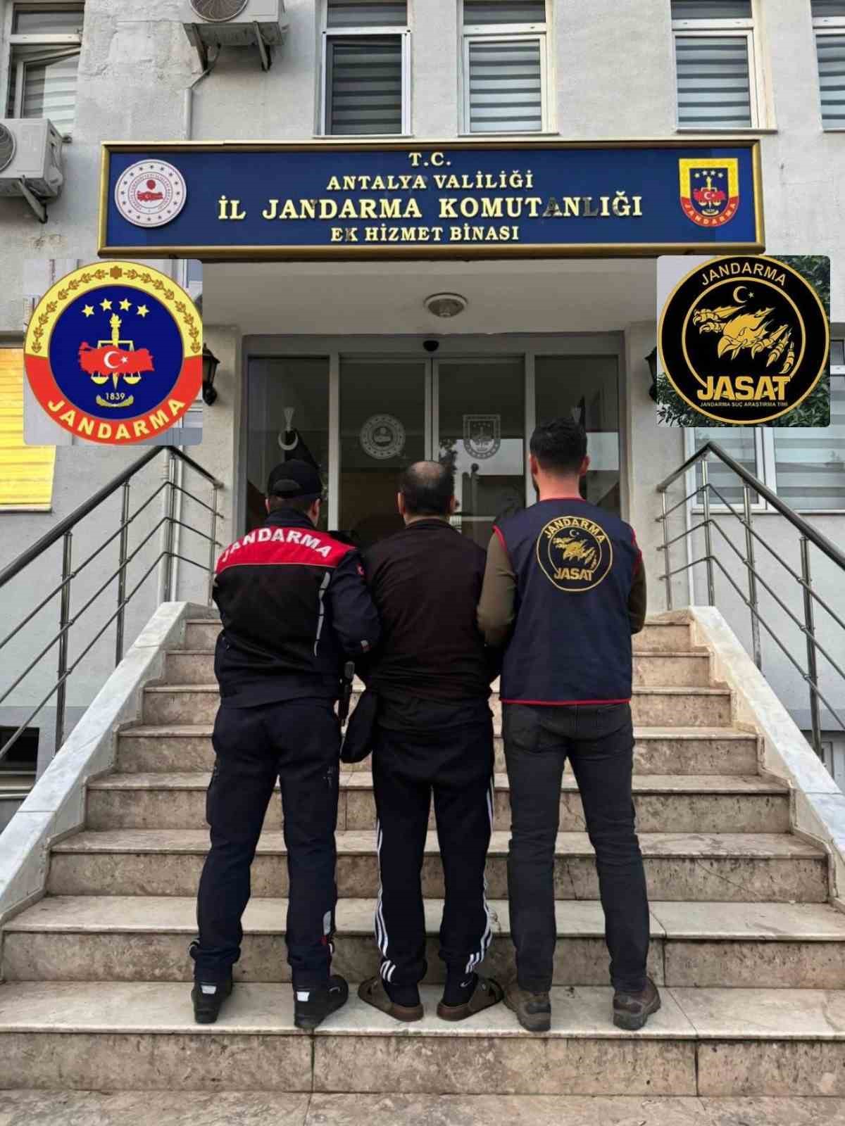 Antalya’da 26 yıl hapis cezası bulunan hükümlü yakalandı
