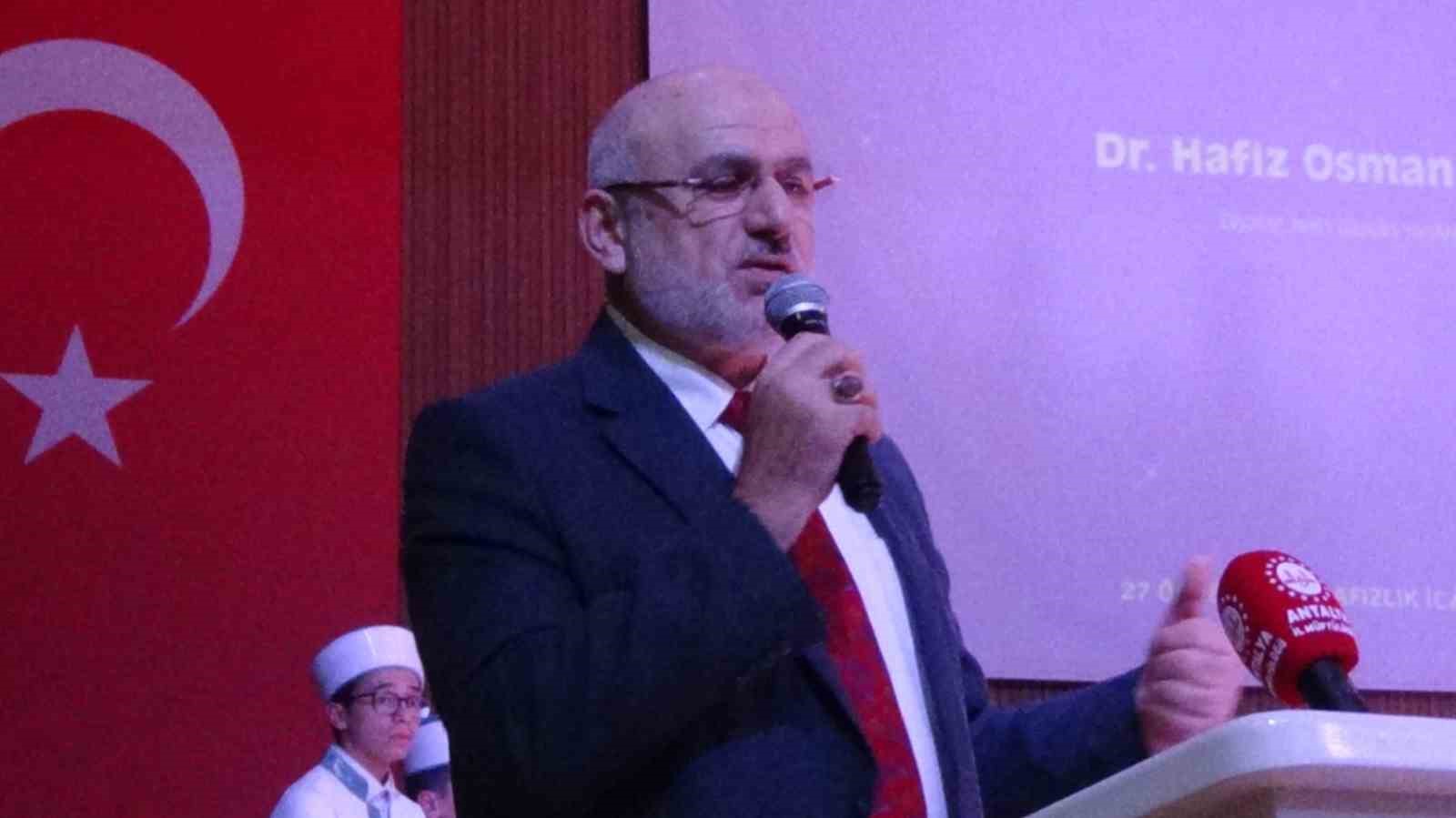 Antalya’da 27 hafız için icazet töreni
