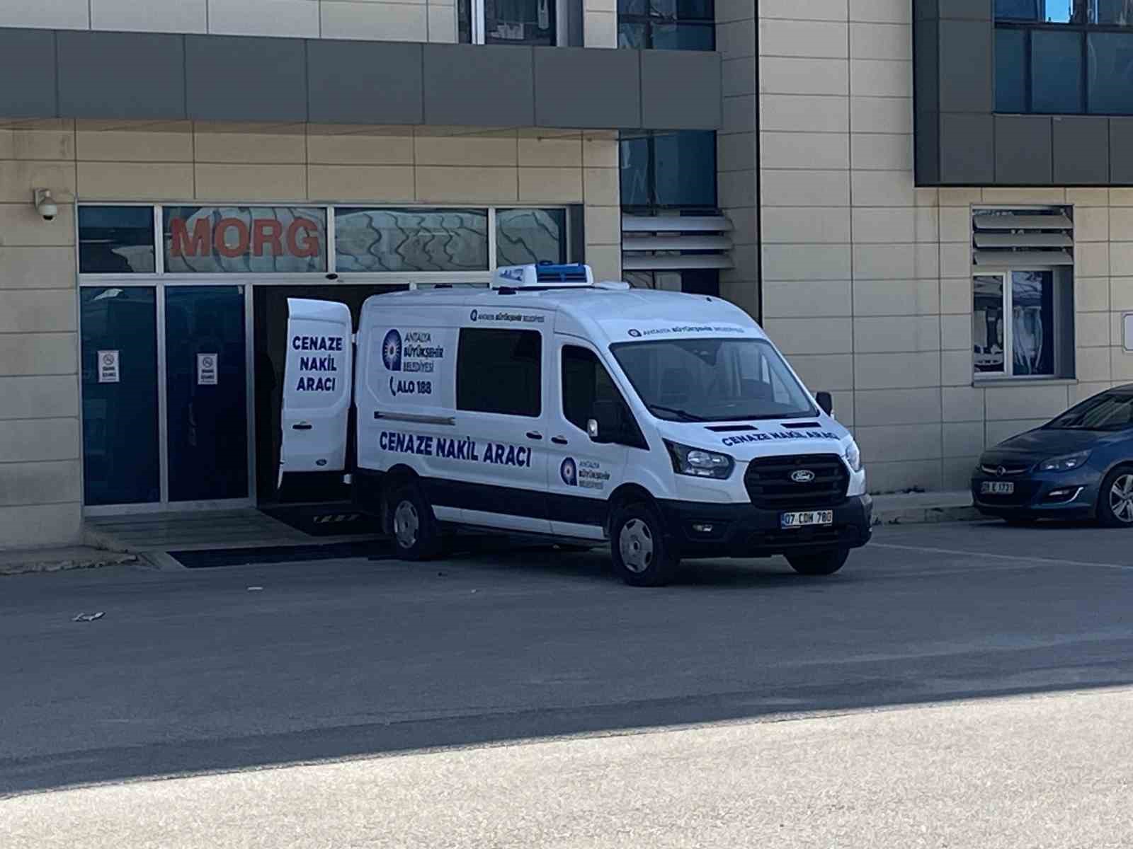 Antalya’da 30 metrelik falezlerden düşerek ölen müzisyenin son türküsü yürekleri yaktı
