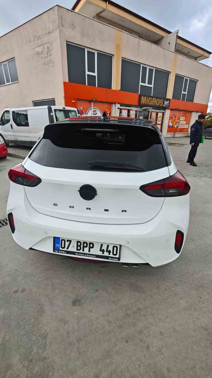 Antalya’da 4 araçlı zincirleme kaza: 1 yaralı
