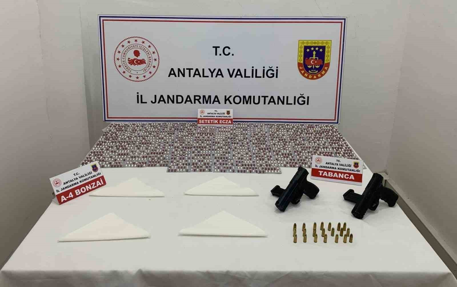 Antalya’da 528 bin kullanımlık uyuşturucu madde ele geçirildi
