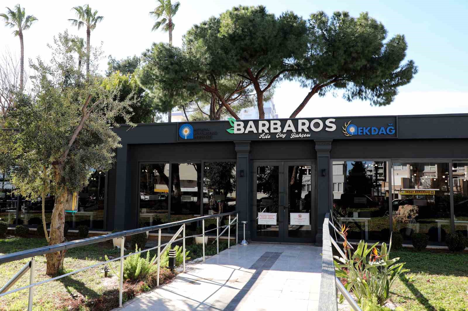 Antalya’da 57 yıllık dostlar çay bahçesinde buluştular
