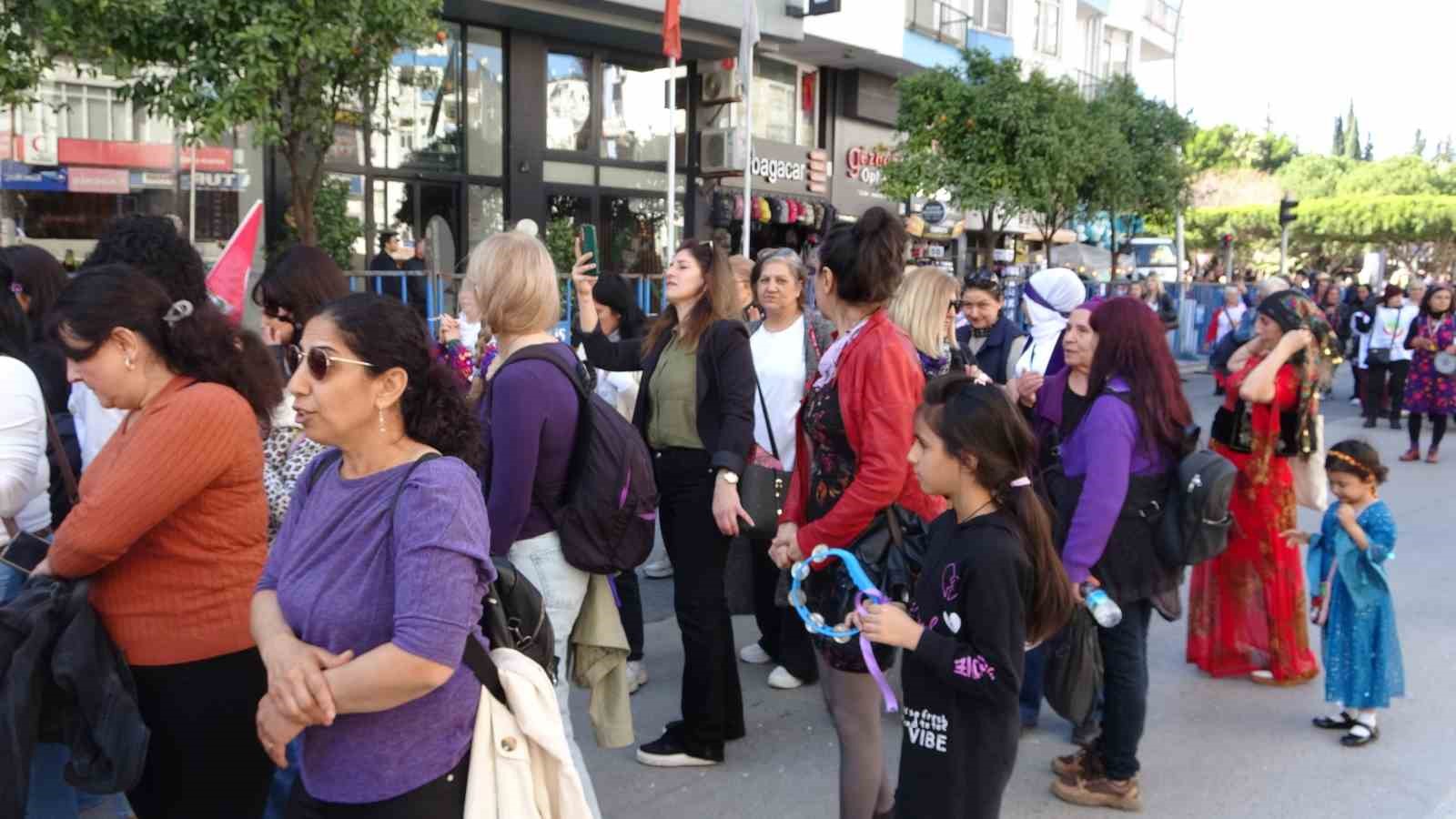 Antalya’da 8 Mart Dünya Kadınlar Günü yürüyüşü

