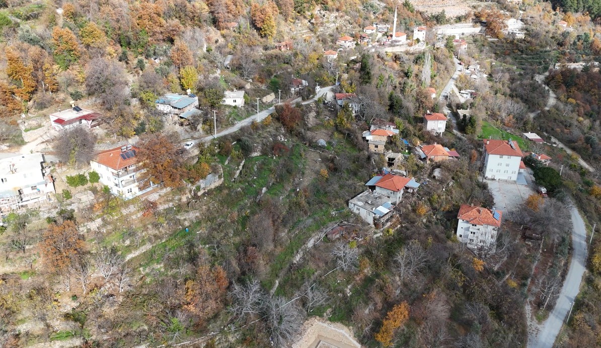 Antalya’da 82 yaşındaki yeminli mali müşavirden köy hayatına örnek proje
